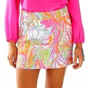 Lilly Pulitzer Marigold
Skort in the "Scuba to Cuba" print size 00